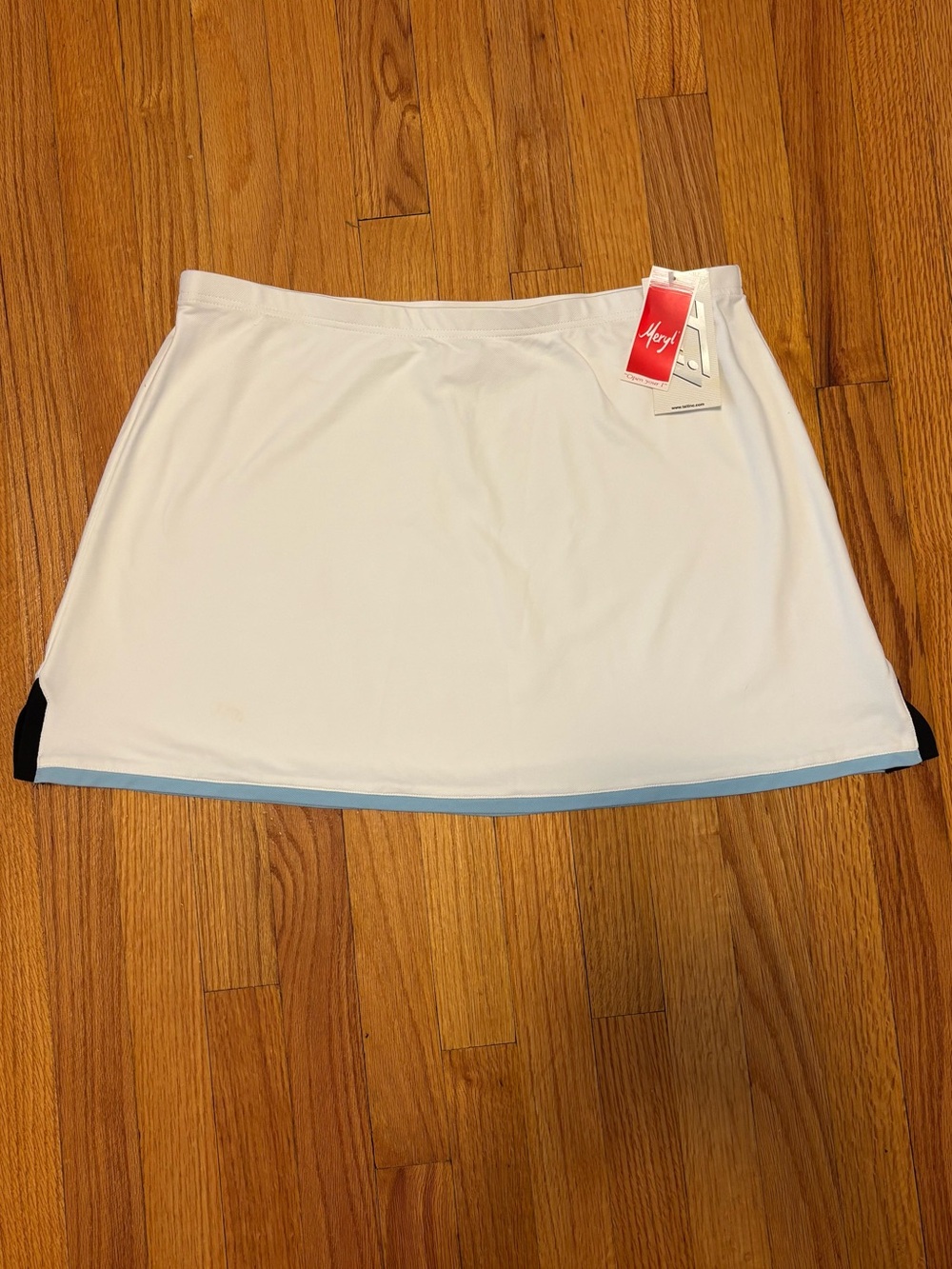 Tail Women’s XL White Golf Tennis Skort Blue Black Trim NWT